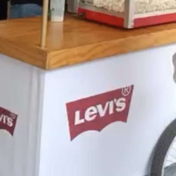 Activación Levi’s con carrito y crispetera